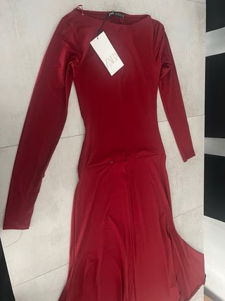 Vestido rojo midi Zara