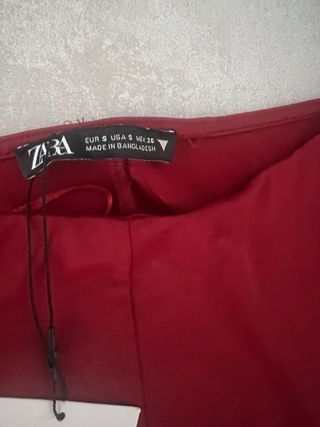 Vestido rojo midi Zara