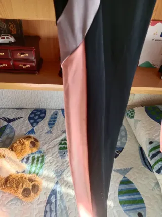 Leggings deportivos negros, grises y rosas