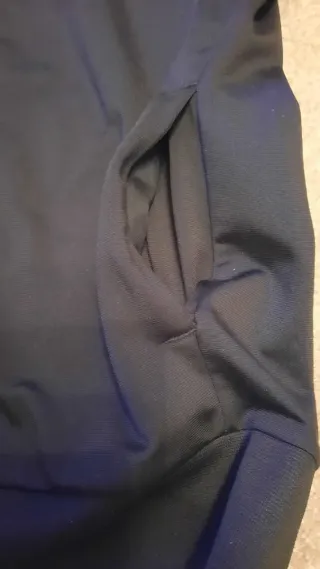 Felpa Adidas nera con strisce bianche