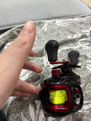 Carrete de pesca casting Lizard Audi