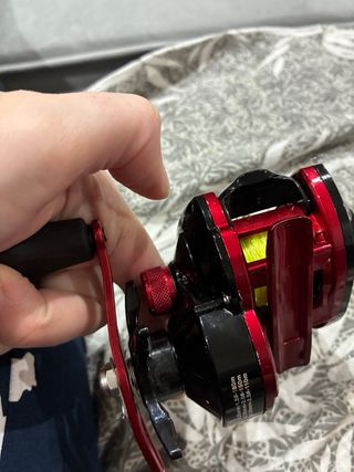 Carrete de pesca casting Lizard Audi