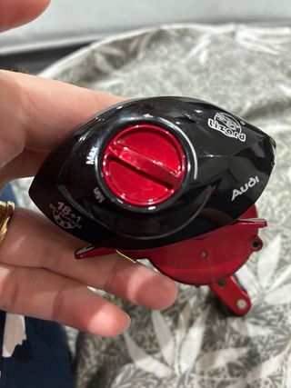 Carrete de pesca casting Lizard Audi