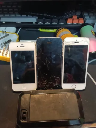 iPhones para piezas (varios colores)