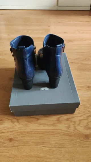 Botines Callaghan Piel Azul Mujer