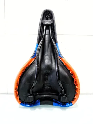 Sillín de Bicicleta Vader Negro/Naranja/Azul
