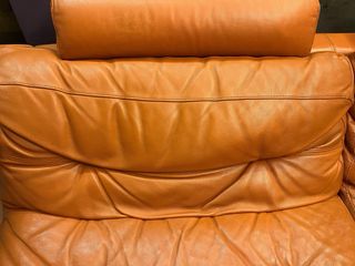Sofá de 4 plazas en piel naranja
