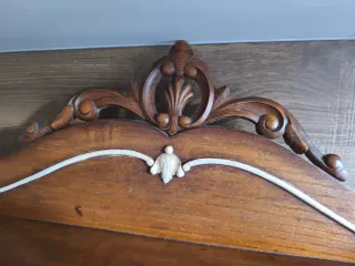 Perchero de madera decorativo