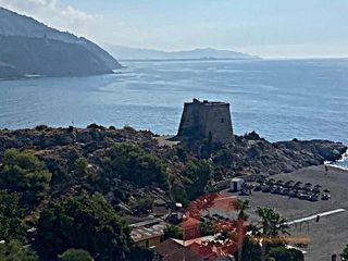 Piso en venta en Velilla-Taramay en Almuñécar