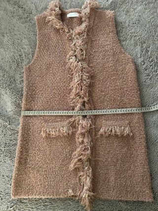 Chaleco largo marrón/rosa con flecos