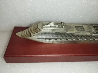 Modellino Costa Pacifica metallo e legno