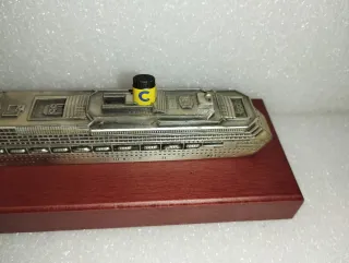 Modellino Costa Pacifica metallo e legno