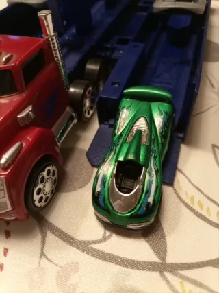 Camión y coches Hot Wheels