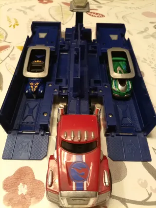 Camión y coches Hot Wheels