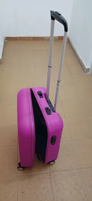Maleta trolley American Tourister Morada