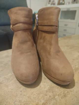 Botines ante tacon cuña N39 Nuevos sin usar