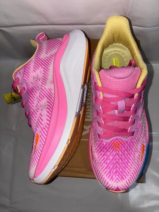 Zapatillas deportivas rosas y multicolor