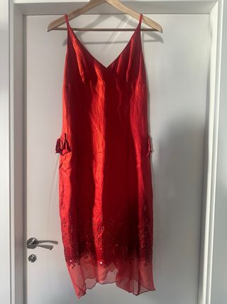 Vestido fiesta rojo con bordado