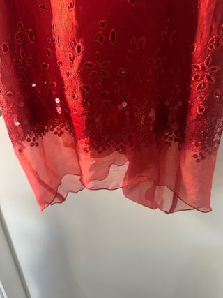 Vestido fiesta rojo con bordado