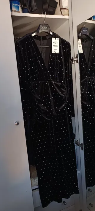 Vestido   con pedrería talla M + zapatos 60€