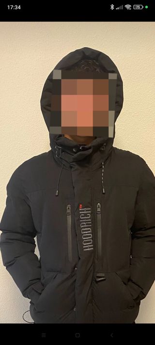 Abrigo Negro Hoodrich