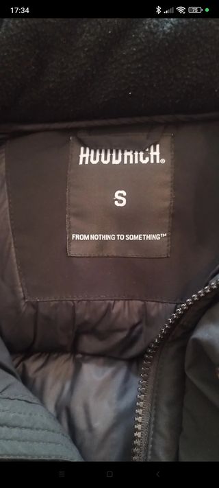 Abrigo Negro Hoodrich