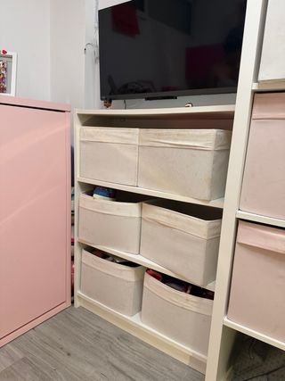 Mueble Almacenaje Blanco y Rosa