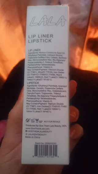 Dúo Labial Give Them Lala - Liner y Lipstick