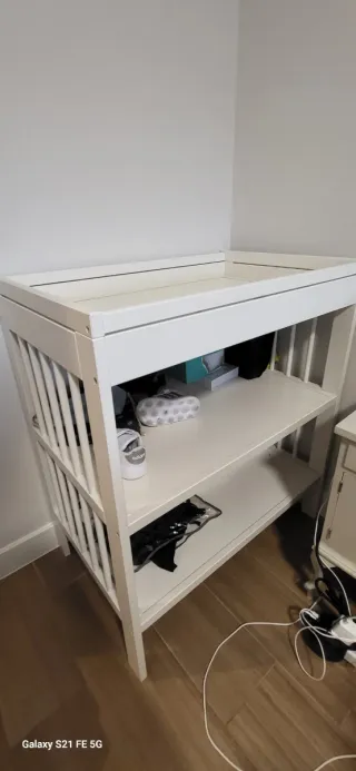 Cambiador de bebé blanco