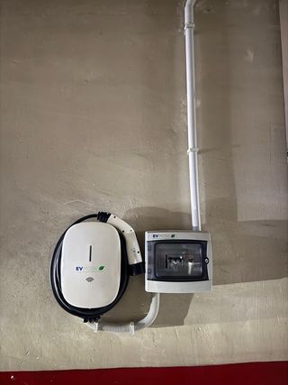 Venta parking para coche electrico grande y moto