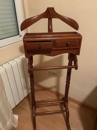 Galán de noche de madera