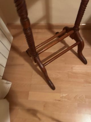 Galán de noche de madera