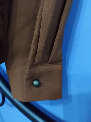 Blusa manga larga marrón nueva