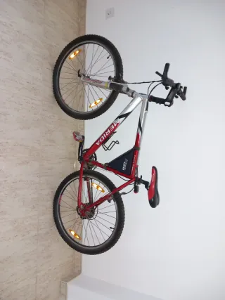 Bicicleta Merida con luces y cartuchera