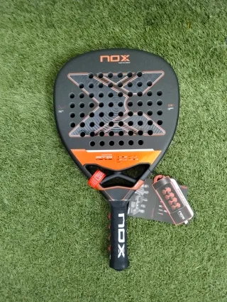 Pala de pádel Nox AT10 Attack 12k 2025