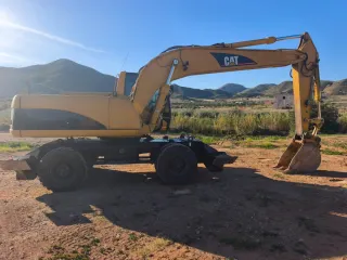 Excavadora de ruedas CATERPILLAR M322C