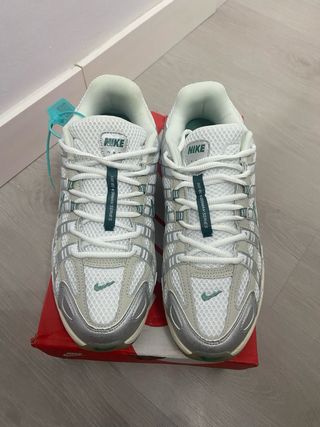 Nike P6000 Blancas y Verdes Talla 43.5