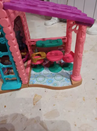 Casita Enchantimals con accesorios