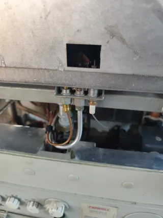 Caldera gas Ferroli radiadores