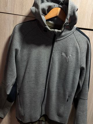 Chaqueta Puma Gris con Capucha