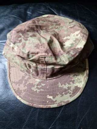 Uniforme mimetica da combattimento vegetato