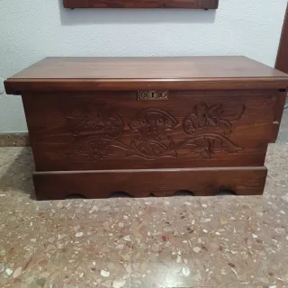 Recibidor: Espejo y Baúl Madera