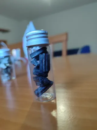 Turmalina Negra en tarro de vidrio