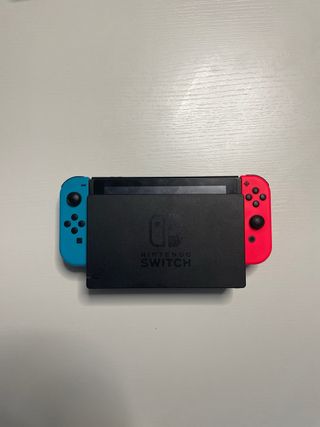 Nintendo Switch + 2 Juegos