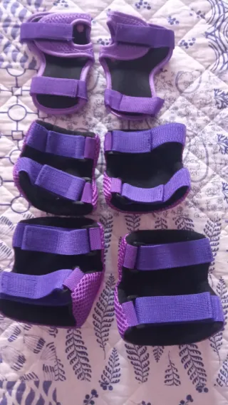 Protecciones para patines moradas