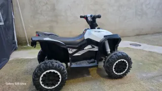 Cuatrimoto infantil con bluetooth