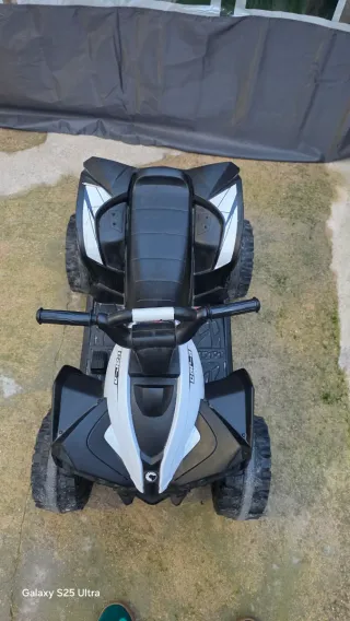 Cuatrimoto infantil con bluetooth