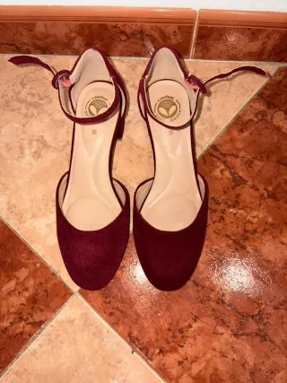 Zapatos de tacón Comfeet granate talla 36