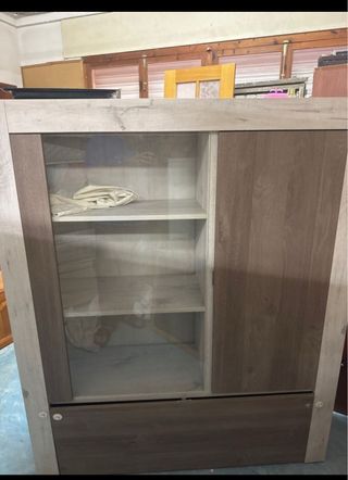 Mueble armario  madera y cristal