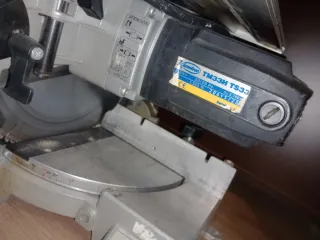 Sierra circular de inglete